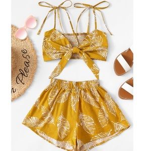 Lovely Leaf Crop Top & Shorts Set